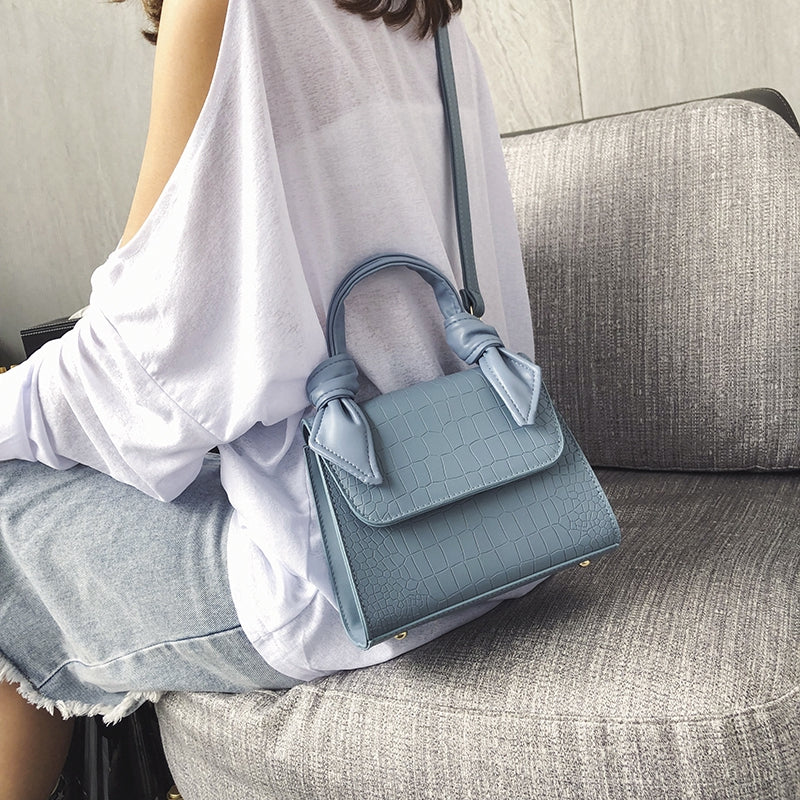 IELGY   One-shoulder women's bag high-quality versatile crocodile pattern mobile Messenger bag female