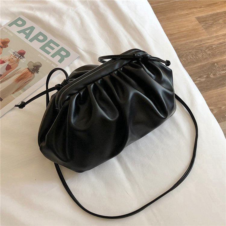 IELGY One-shoulder female bag dumplings Messenger bag pleated bag hand bag small bag female