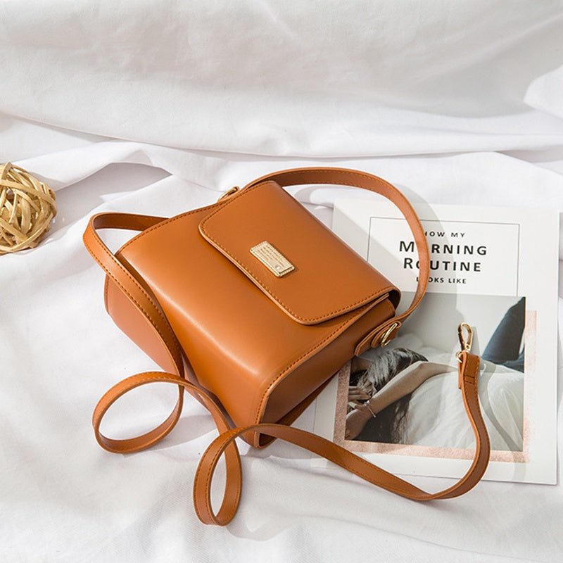 IELGY women's fashion one-shoulder messenger bag handbag Korean version