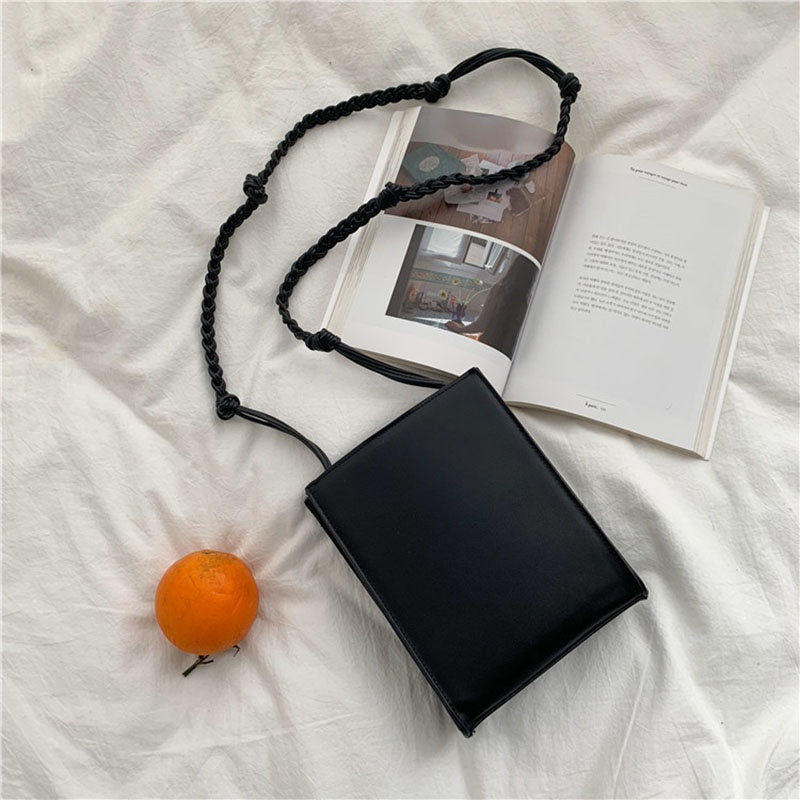 IELGY Diagonal Casual Simple Women's bag Korean version All-match Black Square Magnetic buckle One shoulder
