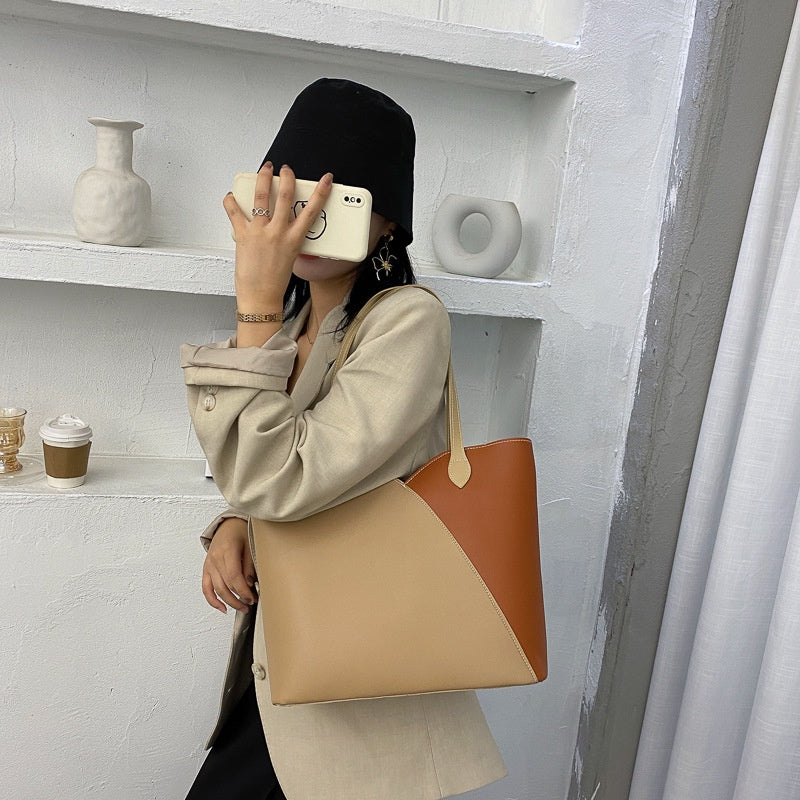 IELGY Women's bag casual large capacity black portable one shoulder all-match simple tote fashion
