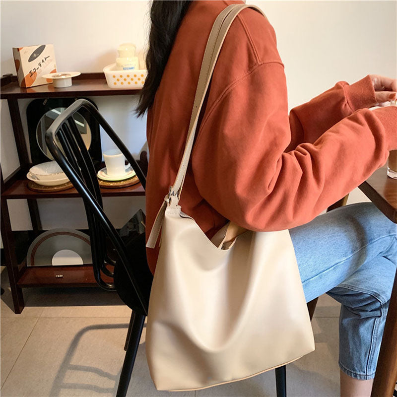 IELGY Women's bag Soft leather All-match PU Apricot One-shoulder Large capacity Black Portable