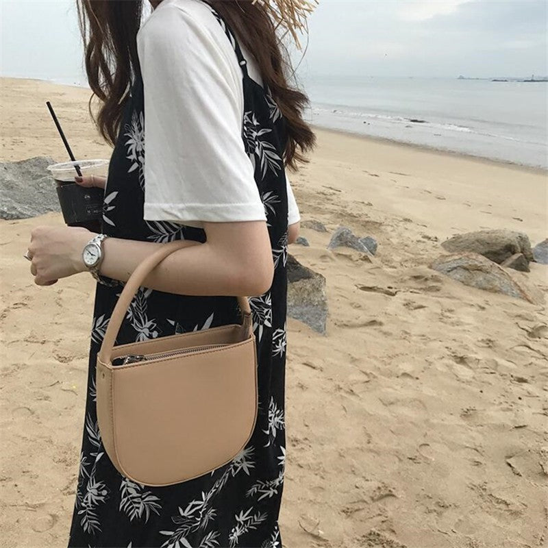 IELGY semi-circular portable diagonal shoulder handbag