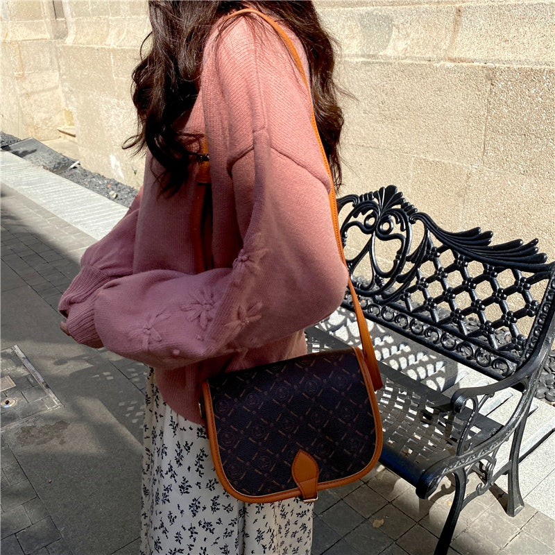 IELGY saddle bag retro fashion casual one shoulder messenger small bag female bag