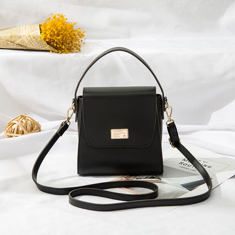 IELGY women's fashion one-shoulder messenger bag handbag Korean version