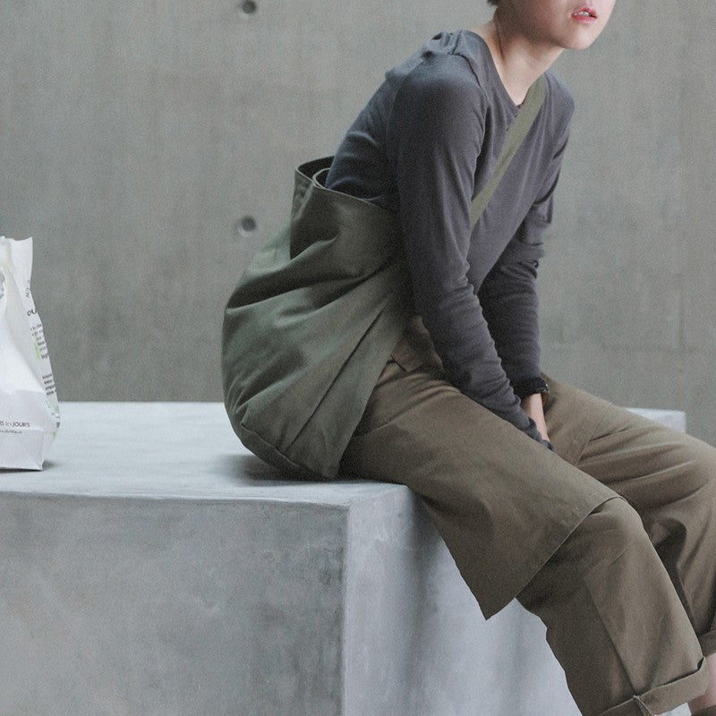 IELGY Crossbody large capacity wide shoulder strap canvas shoulder bag