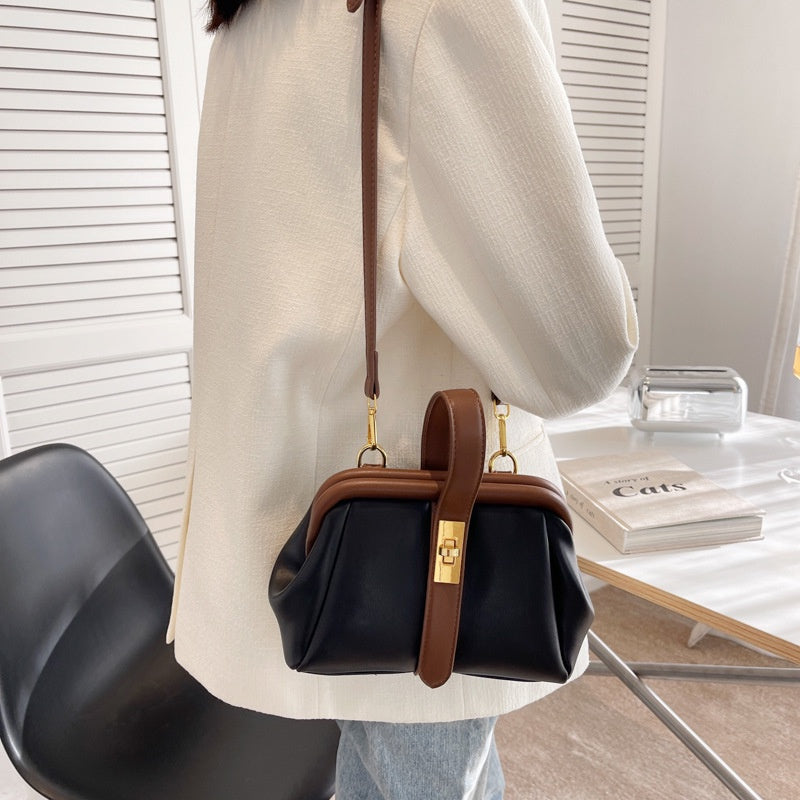 IELGY Women's korean style simple contrast color clip messenger bag
