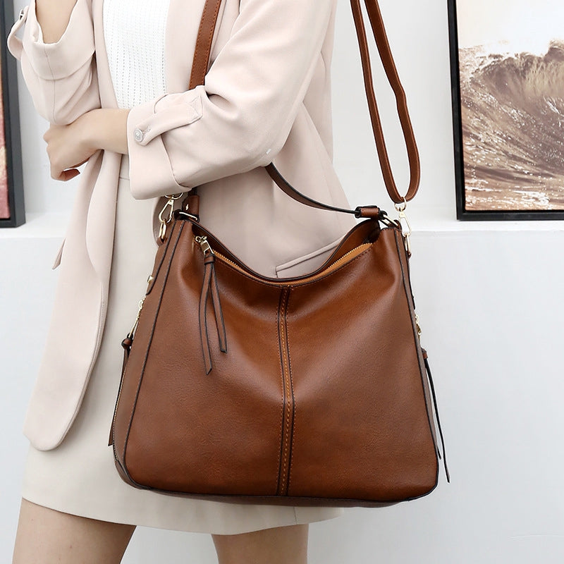 IELGY Women's bag European and American  wild Messenger shoulder casual bag Fashion