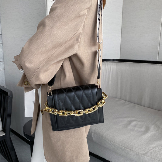 IELGY Women's bag chain one-shoulder crossbody fashion all-match casual square black portable