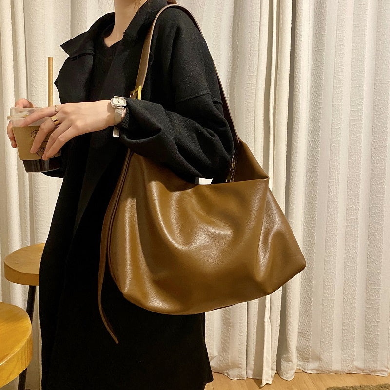 IELGY shoulder Women's bags Korean version Black Casual Large capacity Son and mother Simple handle bag