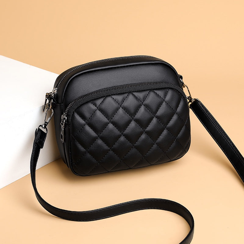 IELGY women's elegant street rhombus messenger bag