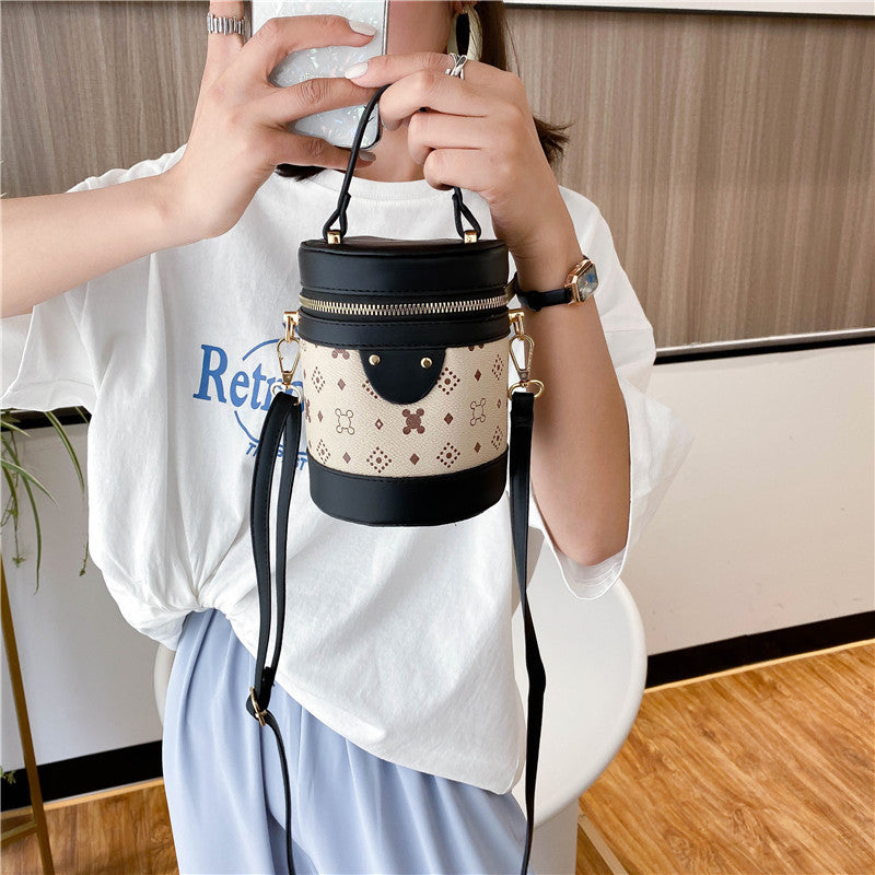 IELGY small bag female wild fashion western style portable bucket bag Korean casual temperament shoulder bag
