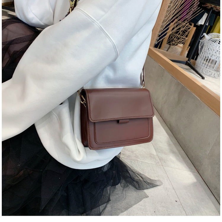 IELGY Chic one shoulder slung retro port wind lady small square bag