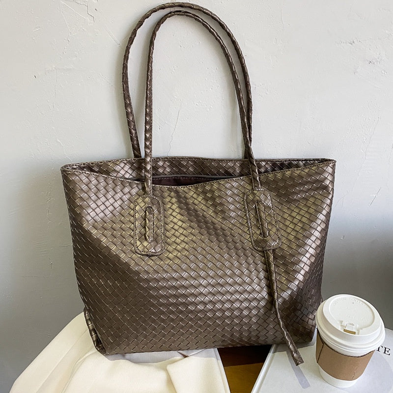 IELGY simple and versatile one-shoulder handbags fashion portable design sense of large capacity
