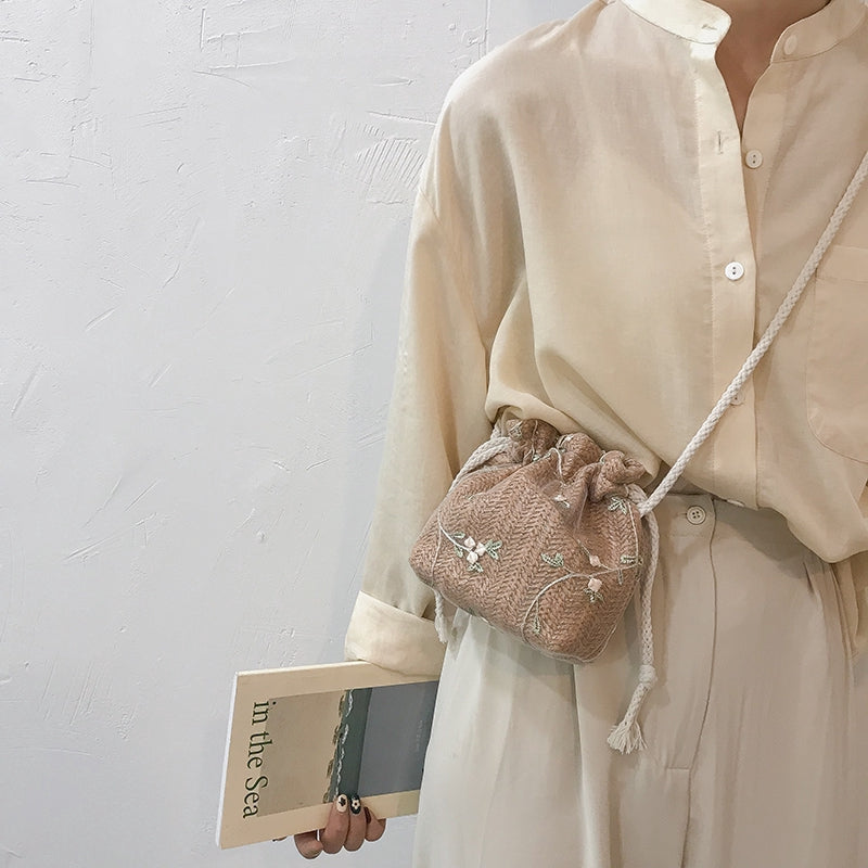 IELGY Messenger bag women's versatile ins fashion bucket bag trend