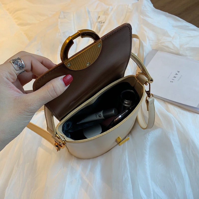 IELGY Contrast Shoulder Bag Korean Large Capacity Messenger Bucket