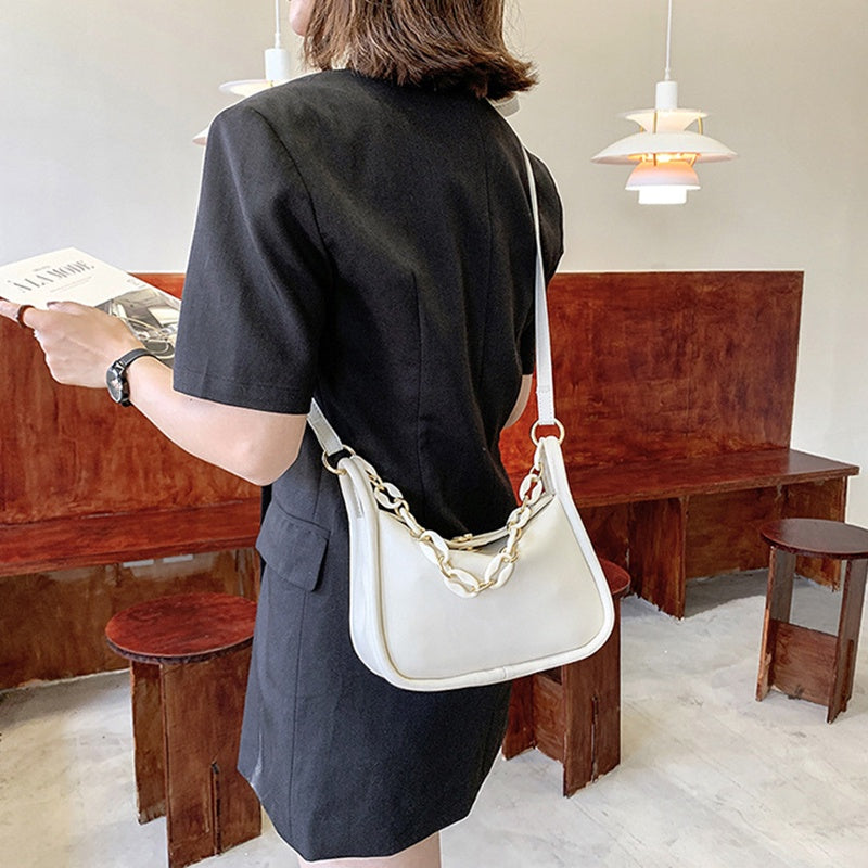 IELGY fashion three-dimensional solid color design sense retro simple chain messenger bag