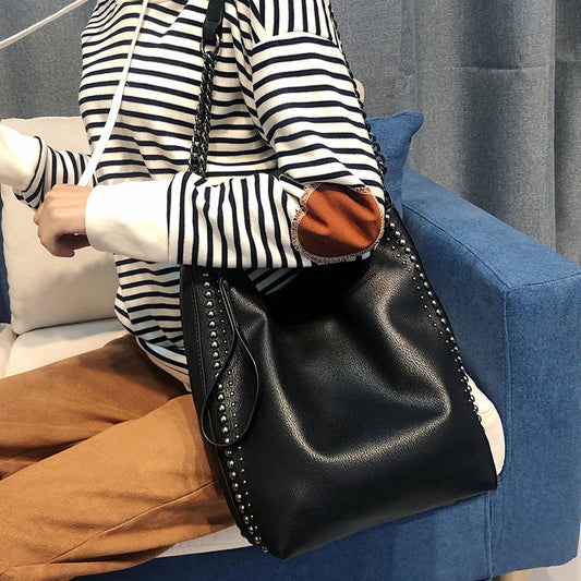 IELGY European and American fashion shoulder chain bucket bag rivet large capacity women bag