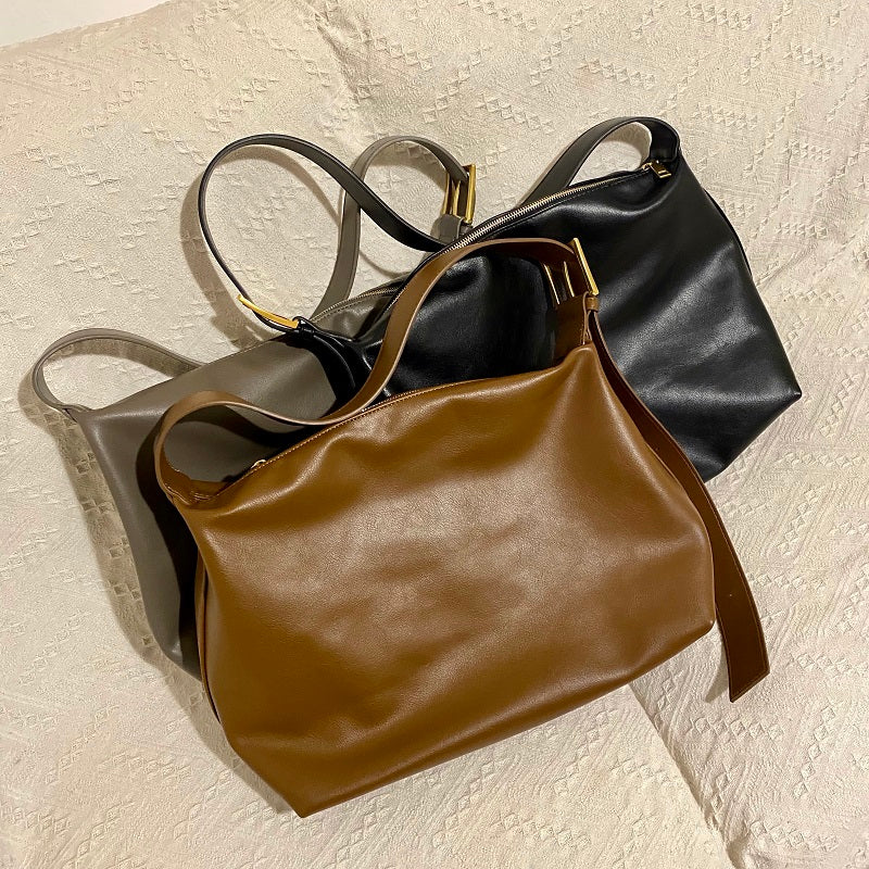 IELGY shoulder Women's bags Korean version Black Casual Large capacity Son and mother Simple handle bag