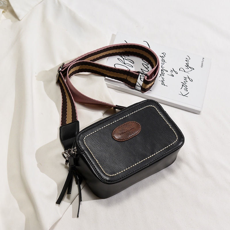 IELGY Out Wide Shoulder Strap High Texture Square Crossbody Bag Retro