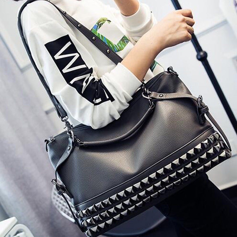IELGY Punk Ladies Lychee Pattern Fashion Large Capacity Rivet Shoulder Bag