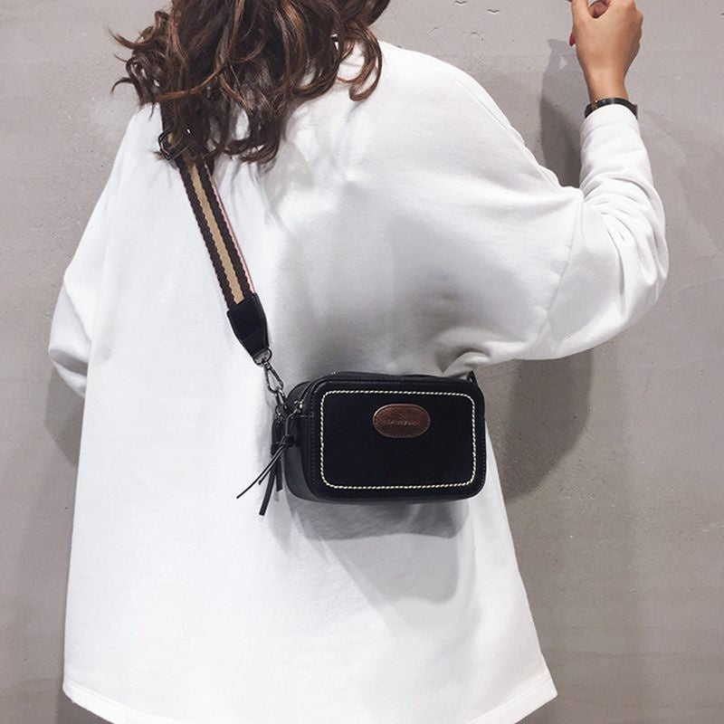 IELGY Out Wide Shoulder Strap High Texture Square Crossbody Bag Retro