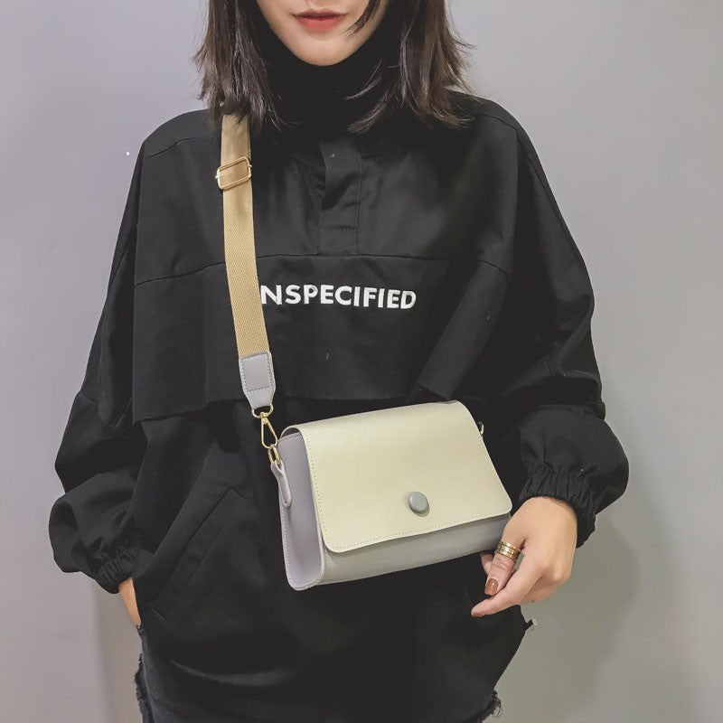 IELGY New ins super fire contrast color wide shoulder strap Messenger bag