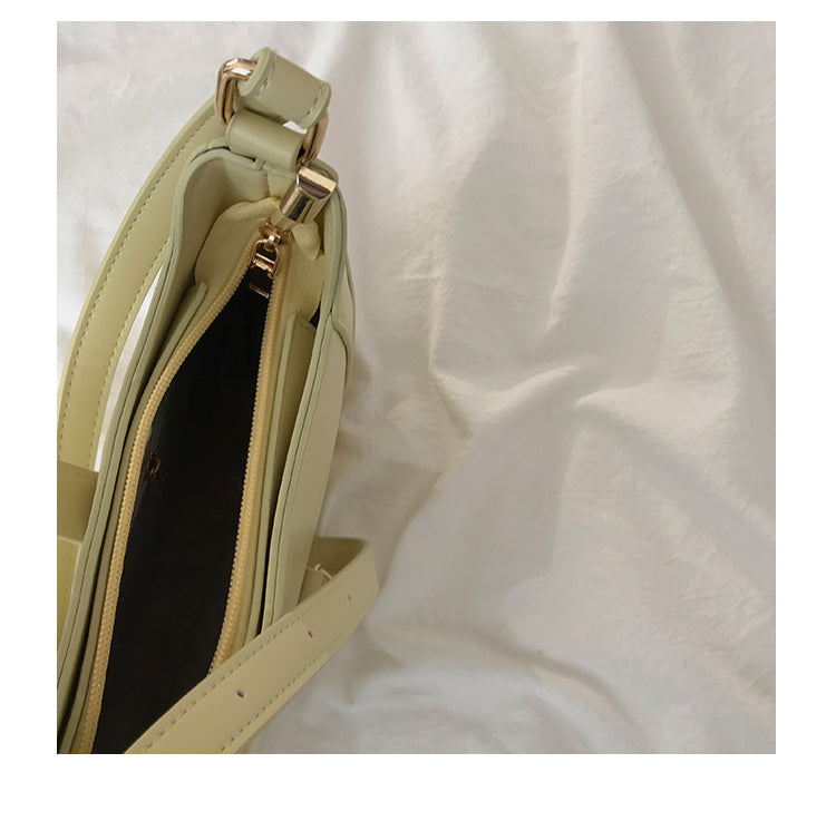 IELGY Horizontal square tide fashion underarm bag with high-grade western style hand-held