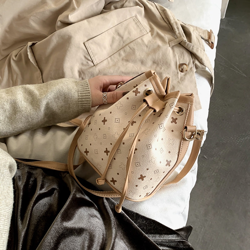 Presbyopic temperament bucket bag Korean version of Joker texture fashion shoulder Messenger bag