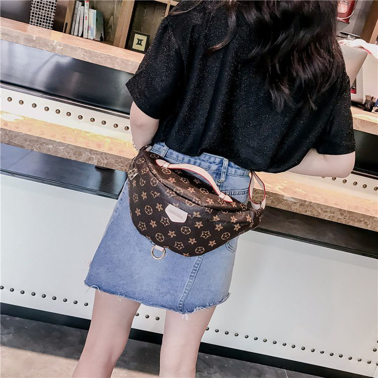 IELGY Trend of old brown floral handbag chest pocket printing pockets small bag