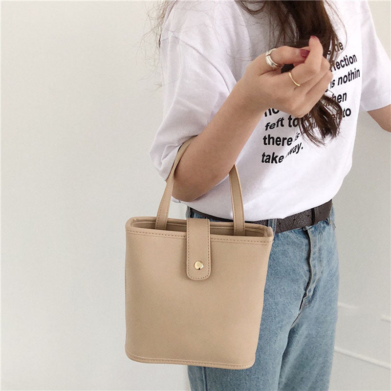 IELGY Versatile Bucket PU One shoulder Crossbody Simple Black Women's bag Portable