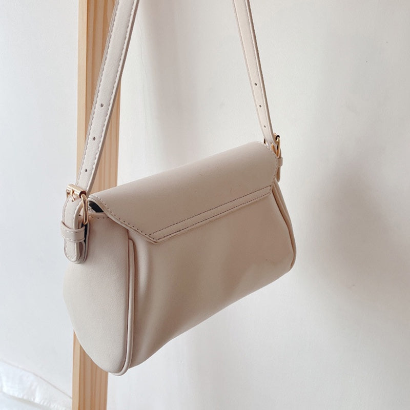 IELGY fashion magnetic buckle Korean solid color women's cloud-shaped messenger bag