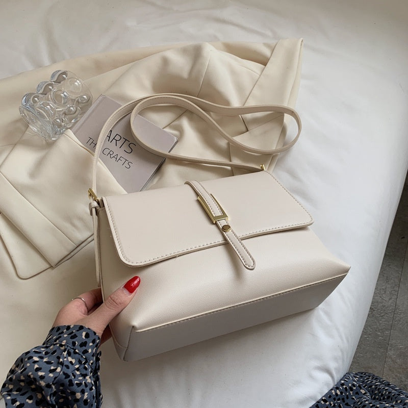 IELGY retro large-capacity female bag trendy simple texture