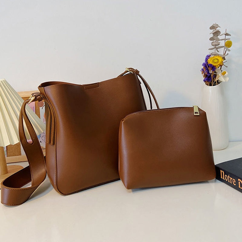 IELGY comfortable and adjustable pure color simple and fashionable high-end messenger bag
