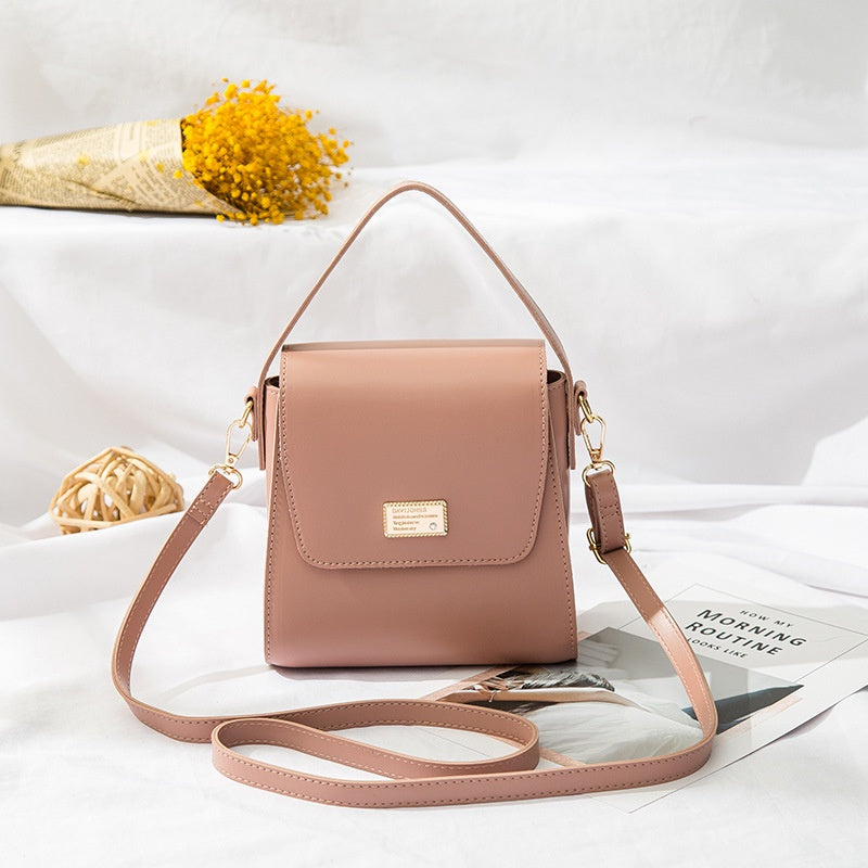 IELGY women's fashion one-shoulder messenger bag handbag Korean version