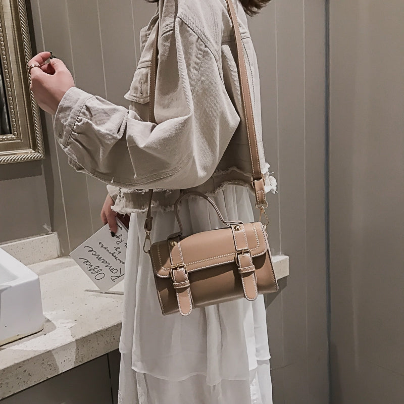 IELGY  Chao retro leisure ins super fire single shoulder slant satchel