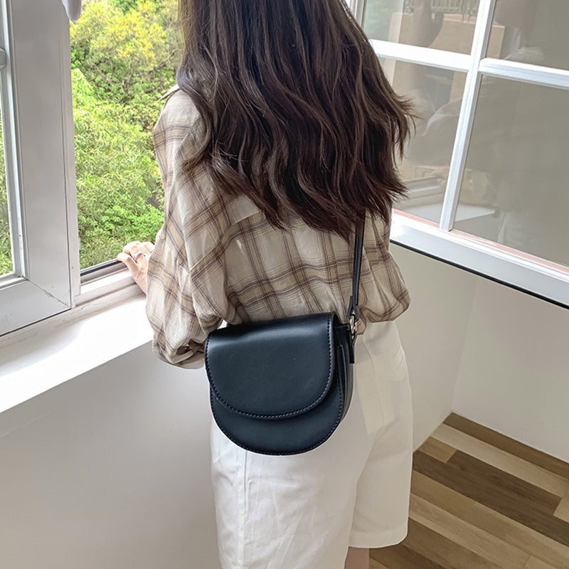 IELGY Simple Retro Solid Color Saddle Crossbody Korean Ladies