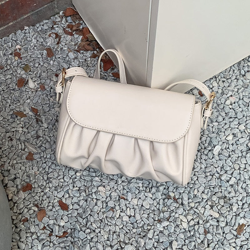 IELGY fashion magnetic buckle Korean solid color women's cloud-shaped messenger bag