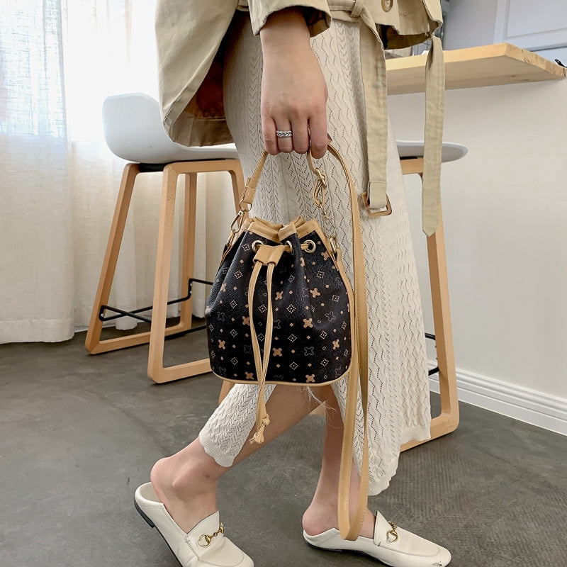 Presbyopic temperament bucket bag Korean version of Joker texture fashion shoulder Messenger bag