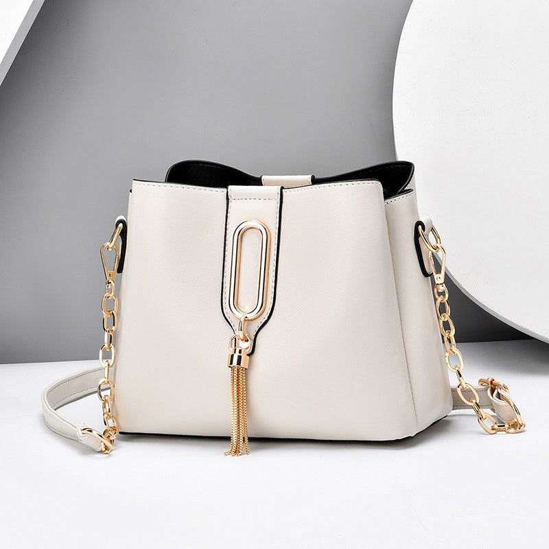IELGY fashion solid color chain tassel personalized one-shoulder messenger bag