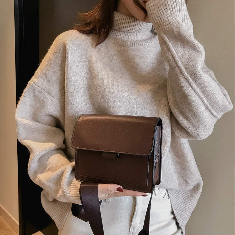 IELGY Chic one shoulder slung retro port wind lady small square bag