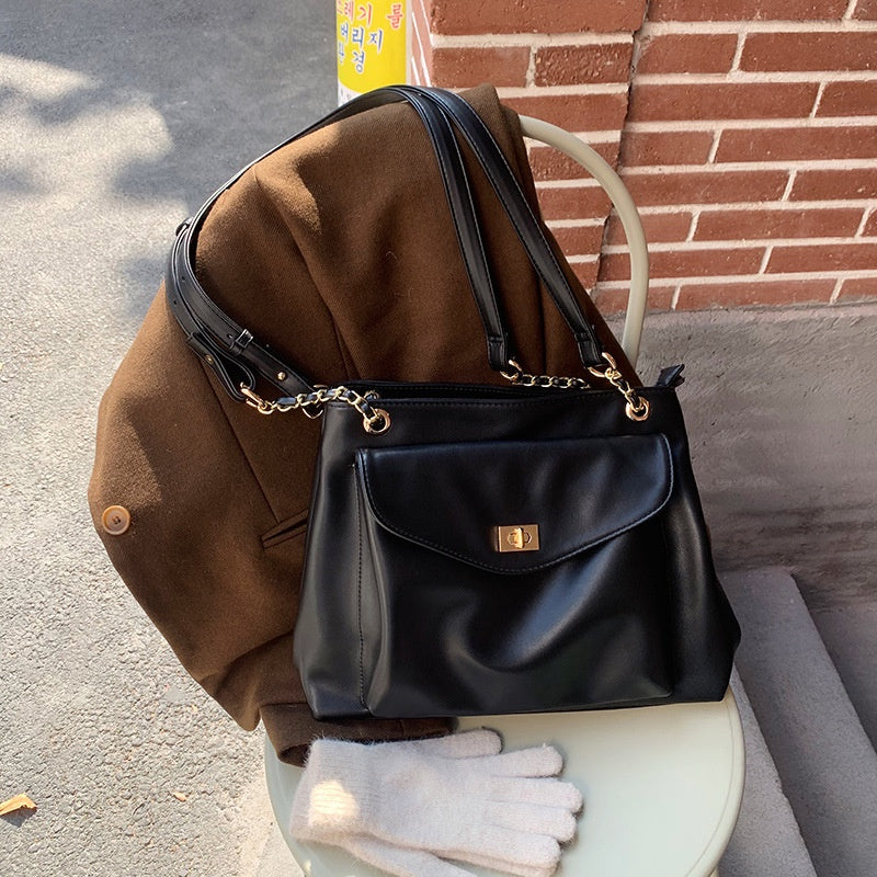 IELGY women's retro commuter large capacity black shoulder bag