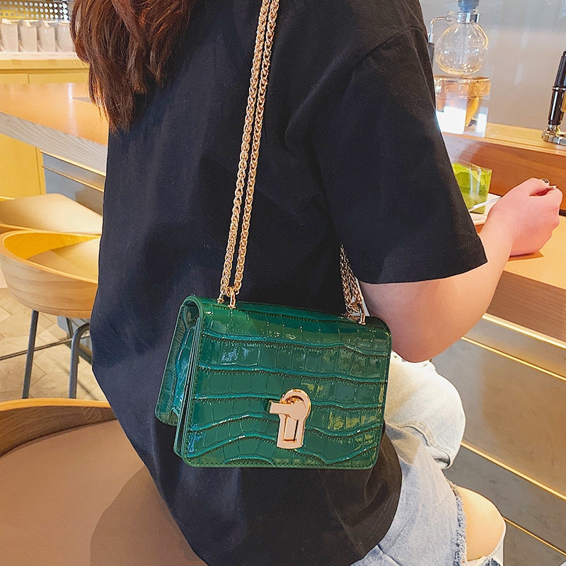 IELGY Crossbody bag Korean version of the wild Messenger bag fashion chain shoulder bag