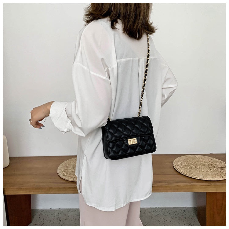 IELGY chain fashion all-match one shoulder solid color Women's messenger bag commuter soft surface White