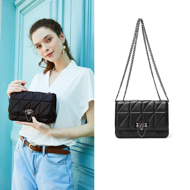 IELGY one shoulder Small soft fashion rhombus ins chain black all-match classic elegance messenger bag