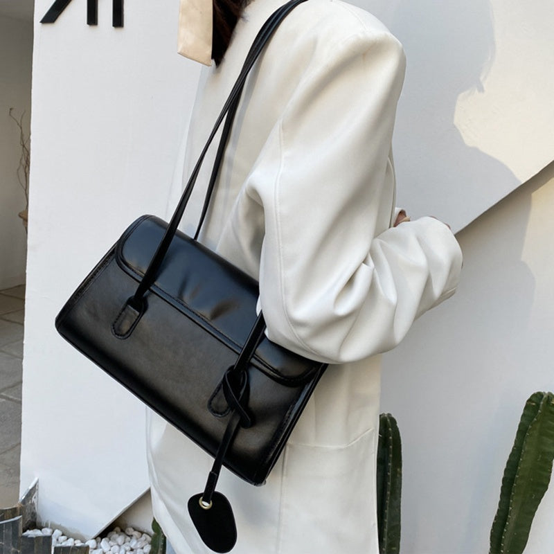 IELGY shoulder bag fashion simple black handbag retro big bag
