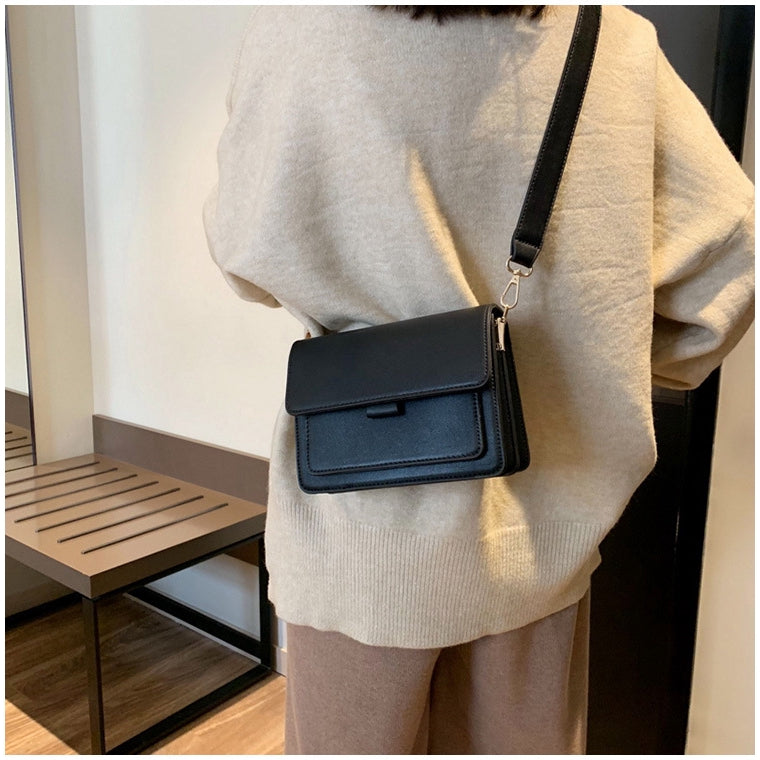 IELGY  Small square bag Messenger bag female simple retro bag senior sense of the wind and wind