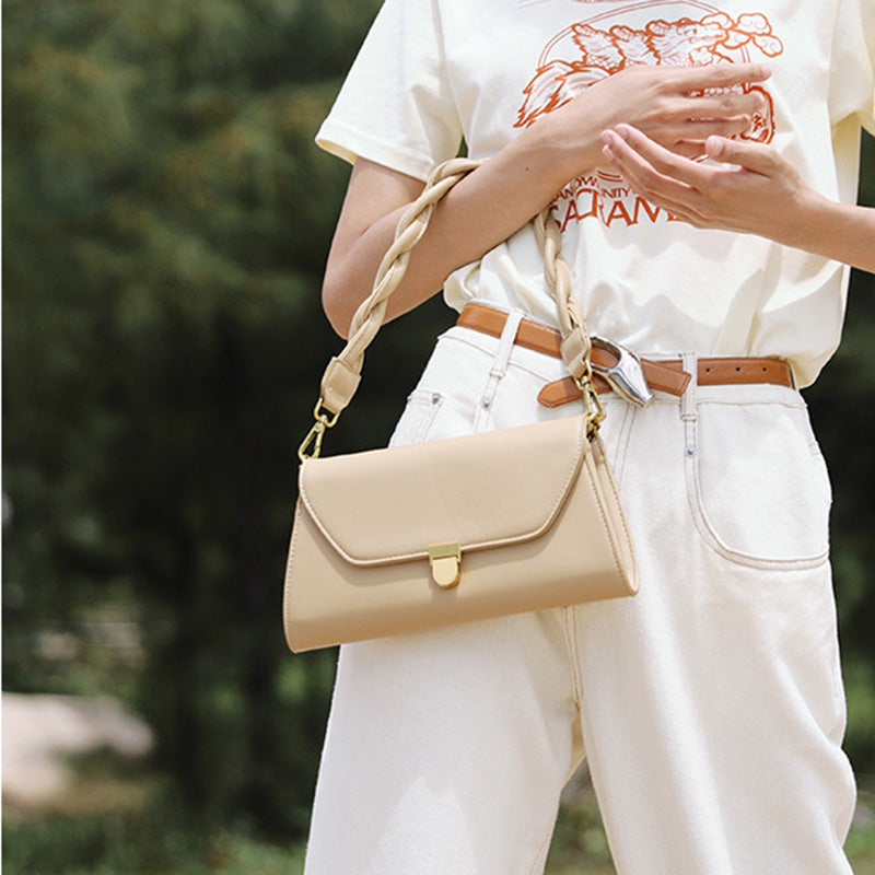 IELGY one shoulde Women's bag chain messenger bag braided strap Fashionable One shoulder PU female French style  underarm bag