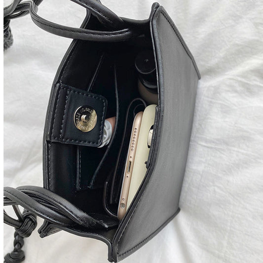 IELGY Diagonal Casual Simple Women's bag Korean version All-match Black Square Magnetic buckle One shoulder
