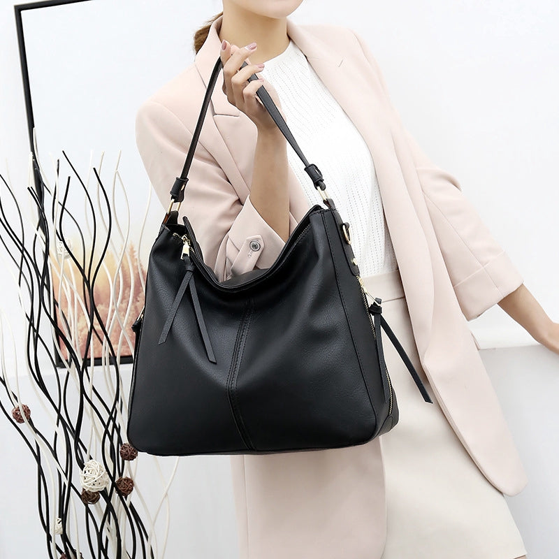 IELGY Women's bag European and American  wild Messenger shoulder casual bag Fashion